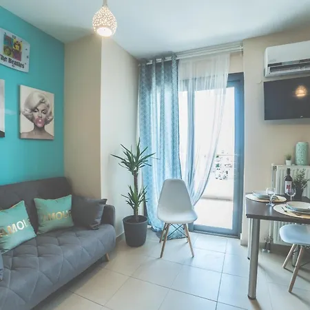 Aslanis Luxury Suites *