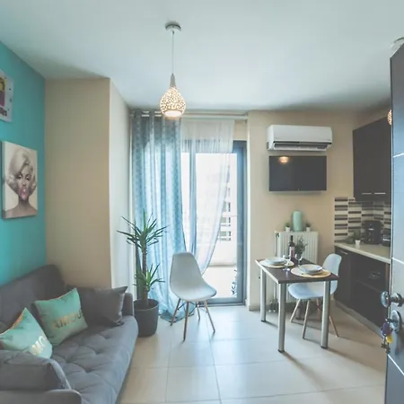 Aslanis Luxury Suites *