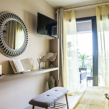 Aslanis Luxury Suites